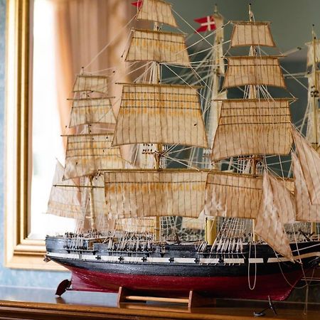 Balincourt Otel Bournemouth Dış mekan fotoğraf Model of the clipper Flying Cloud