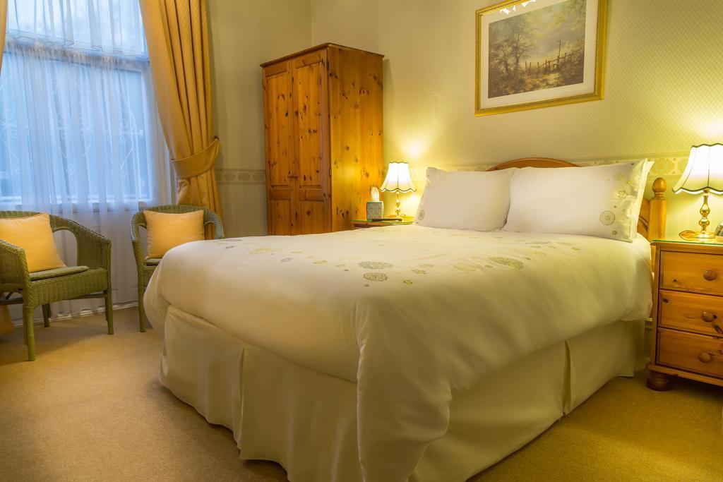 Balincourt Otel Bournemouth Dış mekan fotoğraf A bedroom at the hotel